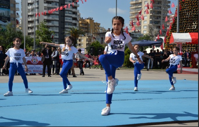 Devlet büyükleri koltuklarını devretti