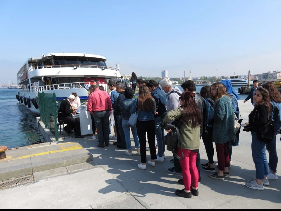 Adalar vapur iskelesinde yoğunluk