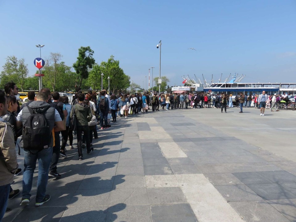 Adalar vapur iskelesinde yoğunluk