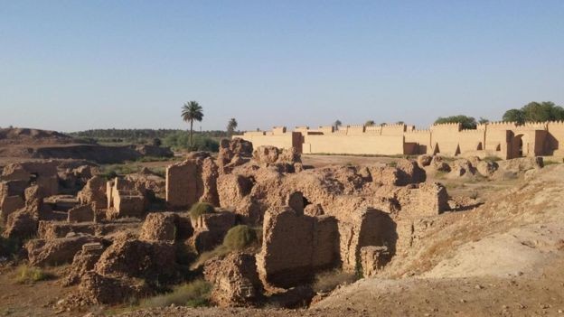 Diktatörler tarihi nasıl simge olarak kullandı