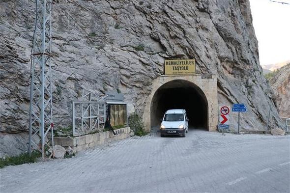 Yapımı 132 yıl süren dünyanın en tehlikeli yolu!