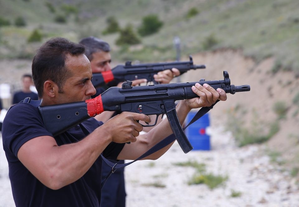 Özel Harekat bin bekçi adayına eğitim veriyor