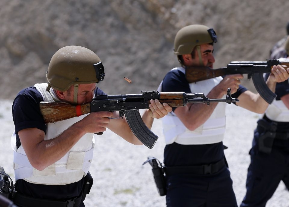 Özel Harekat bin bekçi adayına eğitim veriyor