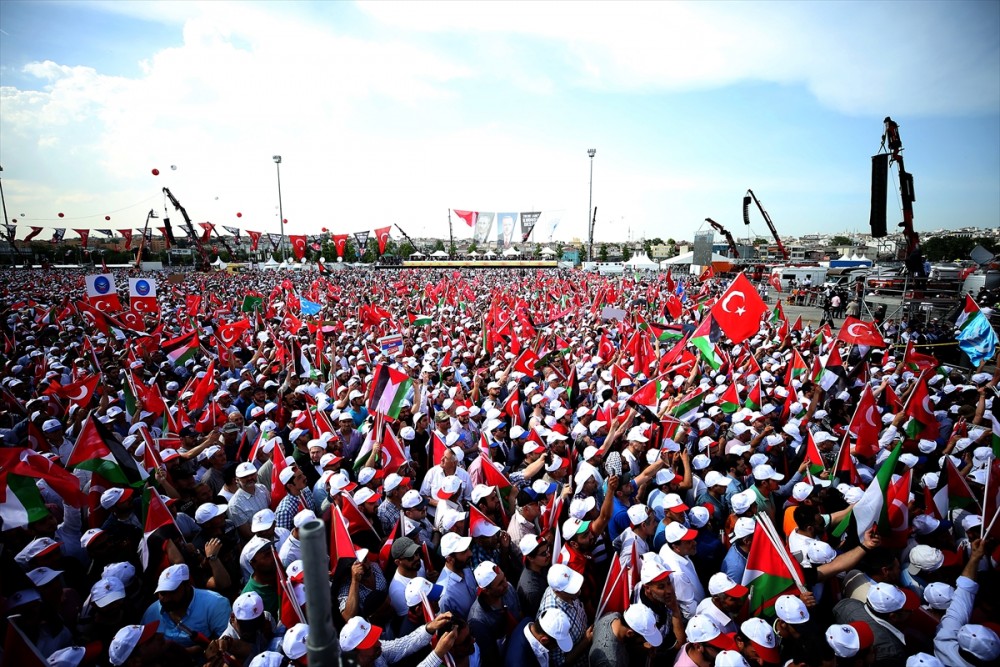 Yüzbinler Yenikapı'ya akın etti