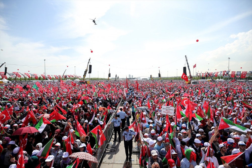 Yüzbinler Yenikapı'ya akın etti