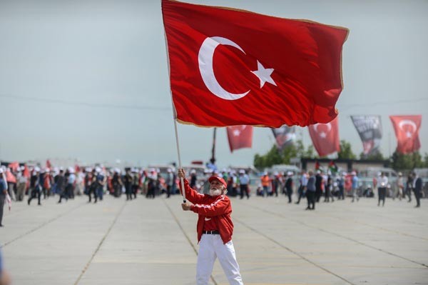 Yüzbinler Yenikapı'ya akın etti