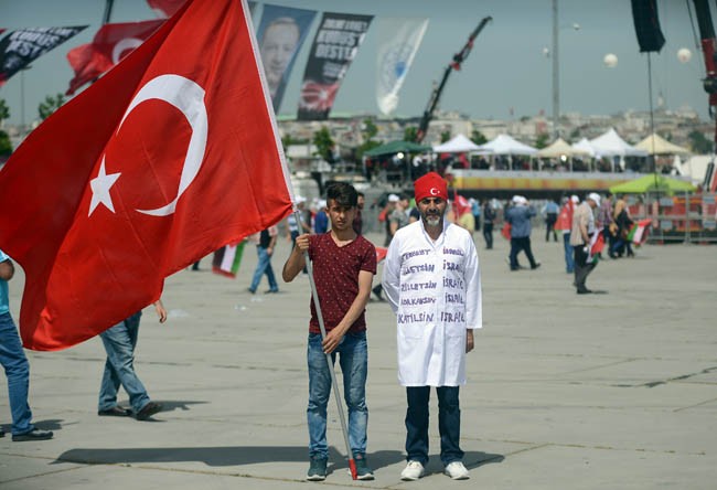 Yüzbinler Yenikapı'ya akın etti