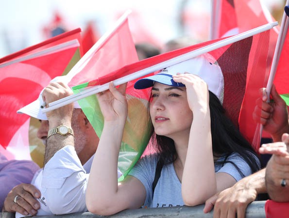 Yüzbinler Yenikapı'ya akın etti