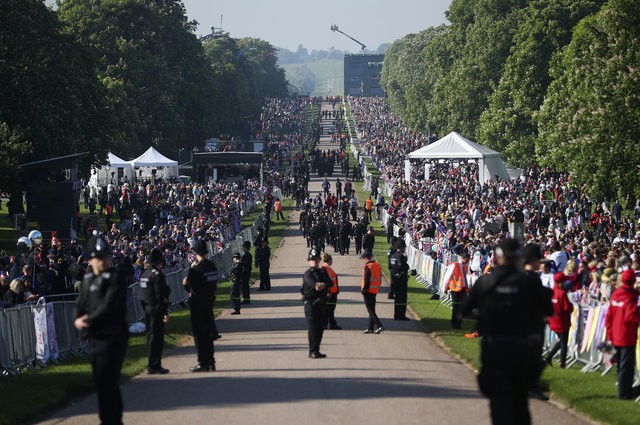 Prens Harry ile Meghan Markle evlendi