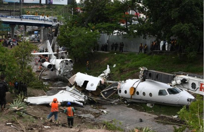 Honduras'ta özel jet düştü: 6 yaralı