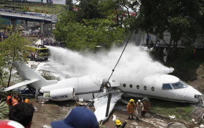 Honduras'ta özel jet düştü: 6 yaralı