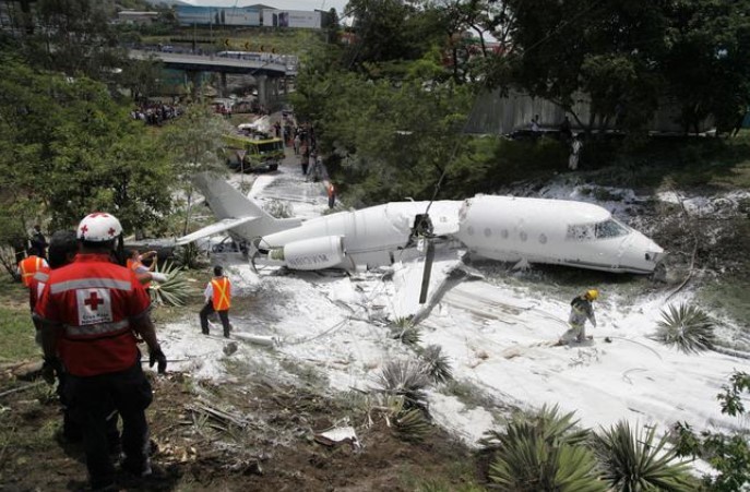 Honduras'ta özel jet düştü: 6 yaralı