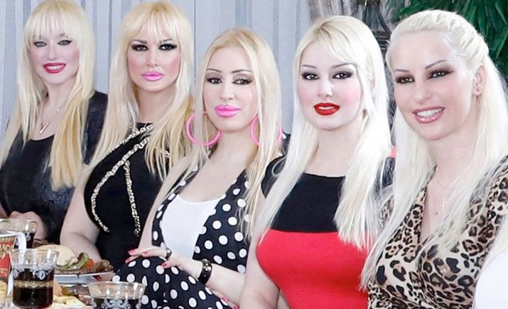 Adnan Oktar kedicikleriyle iftar yaptı