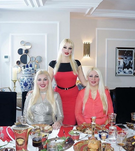 Adnan Oktar kedicikleriyle iftar yaptı