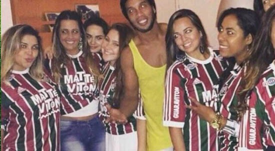 Ronaldinho iki kadınla birden evleniyor!