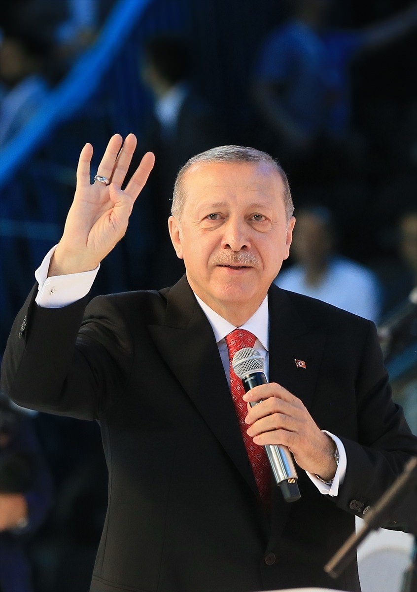 Erdoğan'ın seçim beyannamesini açıkladığı toplantıdan dikkat çeken kareler