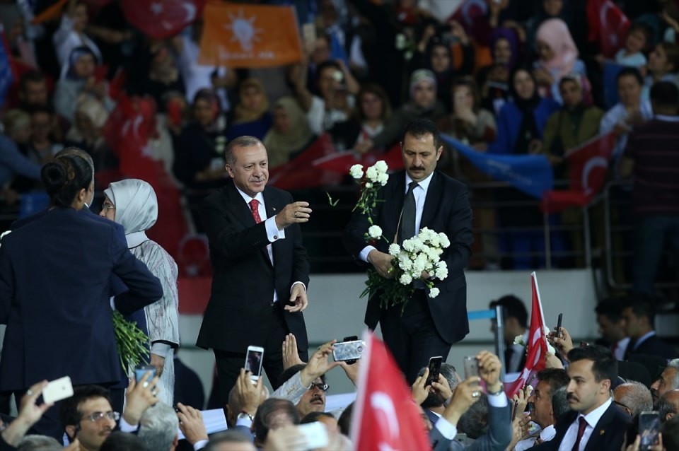 Erdoğan'ın seçim beyannamesini açıkladığı toplantıdan dikkat çeken kareler