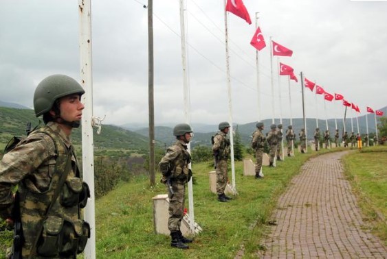 PKK'nın şehit ettiği 33 silahsız askeri anma töreni