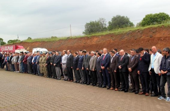 PKK'nın şehit ettiği 33 silahsız askeri anma töreni