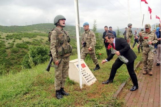 PKK'nın şehit ettiği 33 silahsız askeri anma töreni