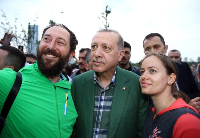 Erdoğan'dan Zeytinburnu Sahili'den iftarı bekleyenlere sürpriz