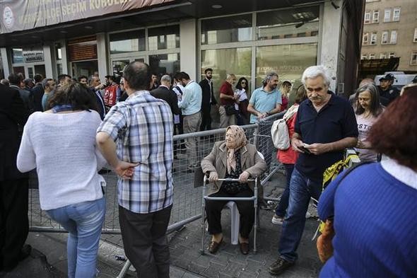 Bu sabah başladı... 100 bin imza hareketliliği