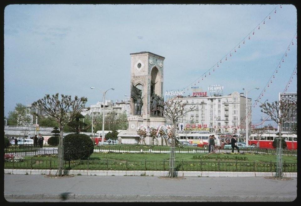 Renklendirilmiş halleriyle eski İstanbul fotoğrafları