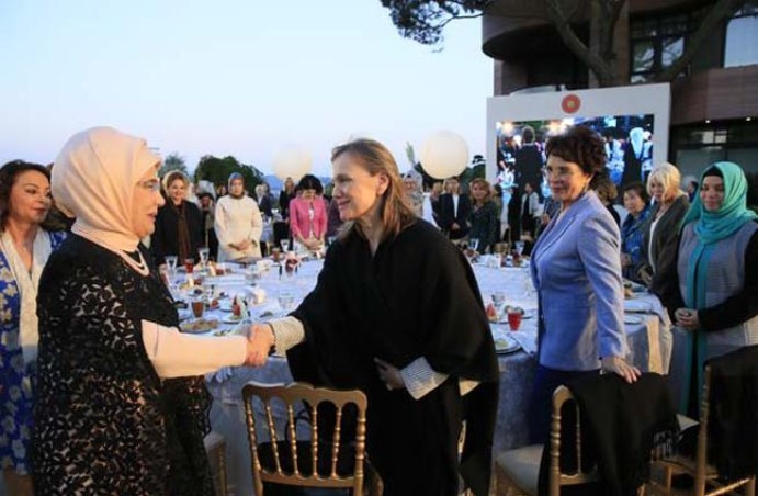 Emine Erdoğan'dan kadınlar onuruna iftar