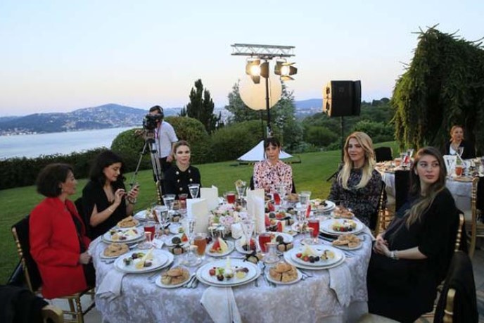 Emine Erdoğan'dan kadınlar onuruna iftar