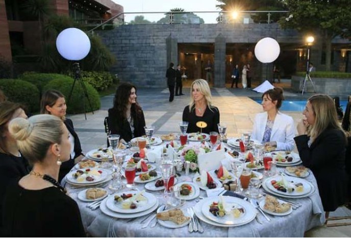 Emine Erdoğan'dan kadınlar onuruna iftar