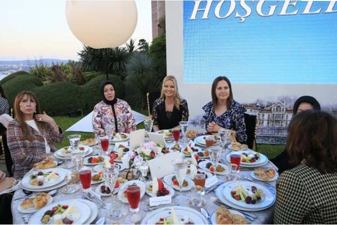 Emine Erdoğan'dan kadınlar onuruna iftar