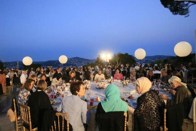 Emine Erdoğan'dan kadınlar onuruna iftar