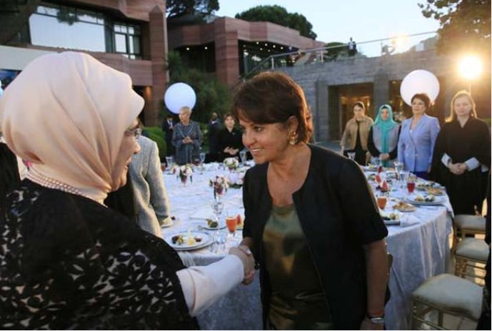 Emine Erdoğan'dan kadınlar onuruna iftar