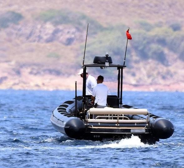 Görmek için jet-skiye bindiler! Milyarder Türkiye'de...