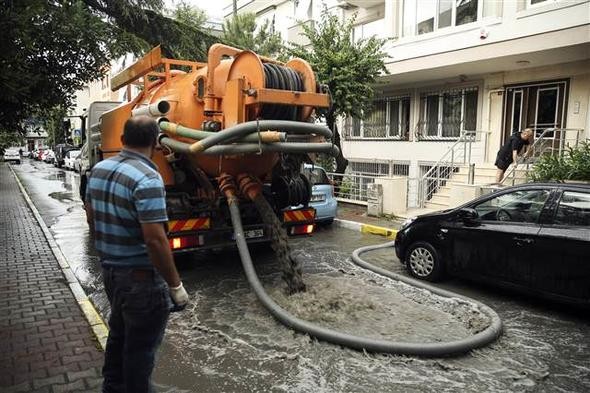 İstanbul'da evler su altında kaldı