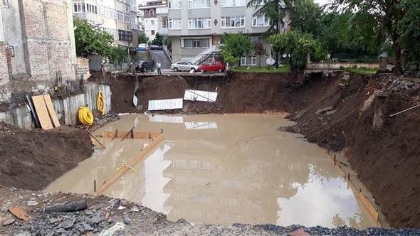 İstanbul'da evler su altında kaldı