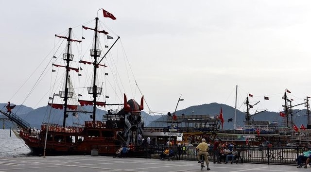 Teknelerde yüksek müzik ve köpük partisi yasaklandı