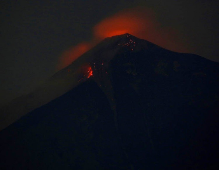 Fuego Yanardağı yeniden patladı! Ölü sayısı 38'e yükseldi