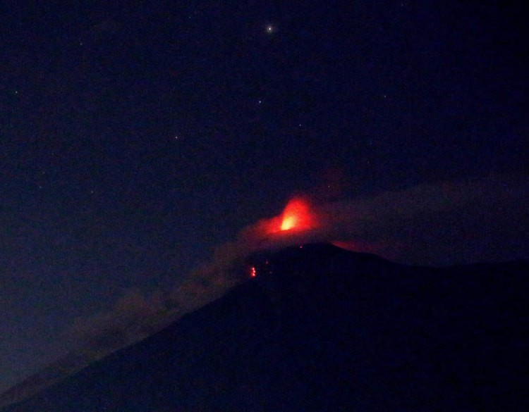 Fuego Yanardağı yeniden patladı! Ölü sayısı 38'e yükseldi