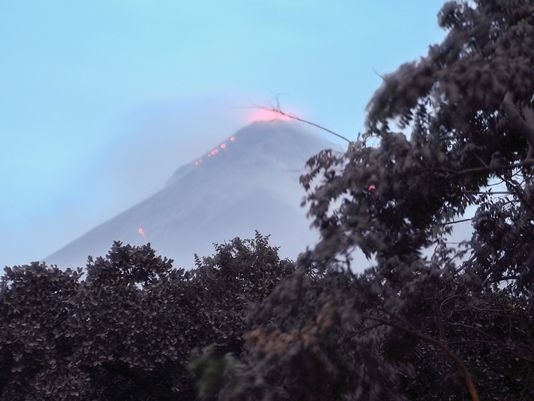 Fuego Yanardağı yeniden patladı! Ölü sayısı 38'e yükseldi