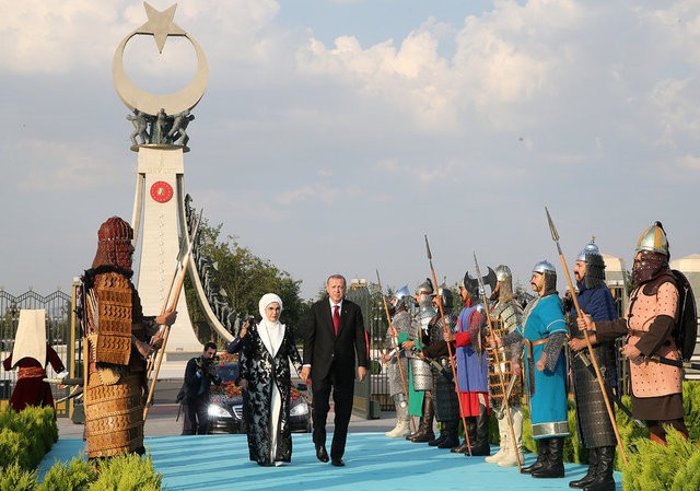 İşte yeni sisteme geçiş törenlerinden renkli kareler...