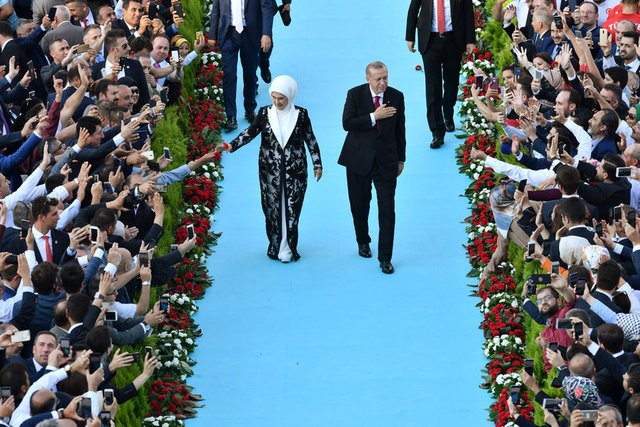 İşte yeni sisteme geçiş törenlerinden renkli kareler...