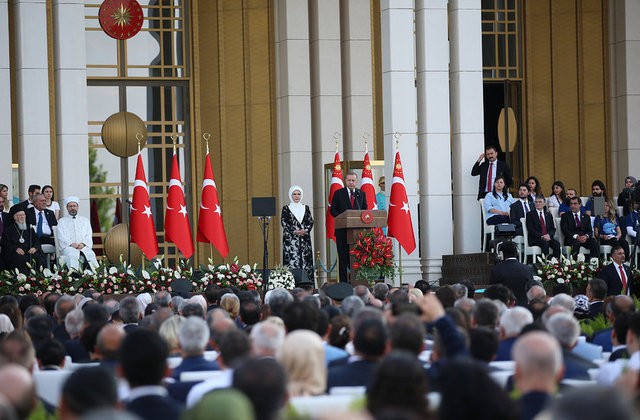 İşte yeni sisteme geçiş törenlerinden renkli kareler...