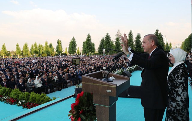 İşte yeni sisteme geçiş törenlerinden renkli kareler...