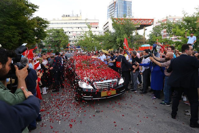 İşte yeni sisteme geçiş törenlerinden renkli kareler...