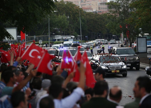 İşte yeni sisteme geçiş törenlerinden renkli kareler...