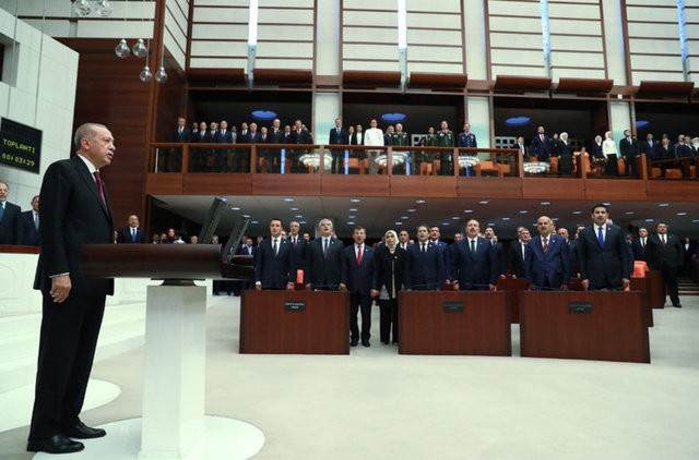 İşte yeni sisteme geçiş törenlerinden renkli kareler...