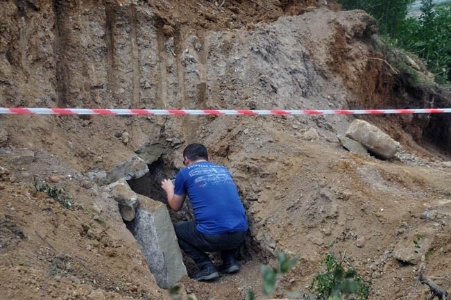 Yol genişletme kazısında ortaya çıktı! İncelemeye aldılar