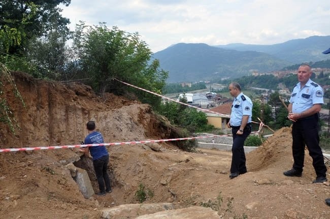 Yol genişletme kazısında ortaya çıktı! İncelemeye aldılar