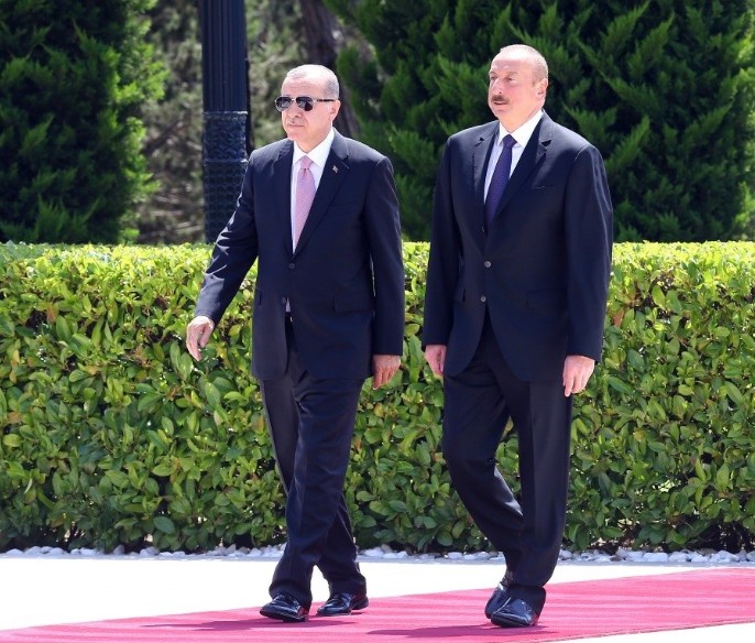 Aliyev'den Erdoğan'a samimi  karşılama